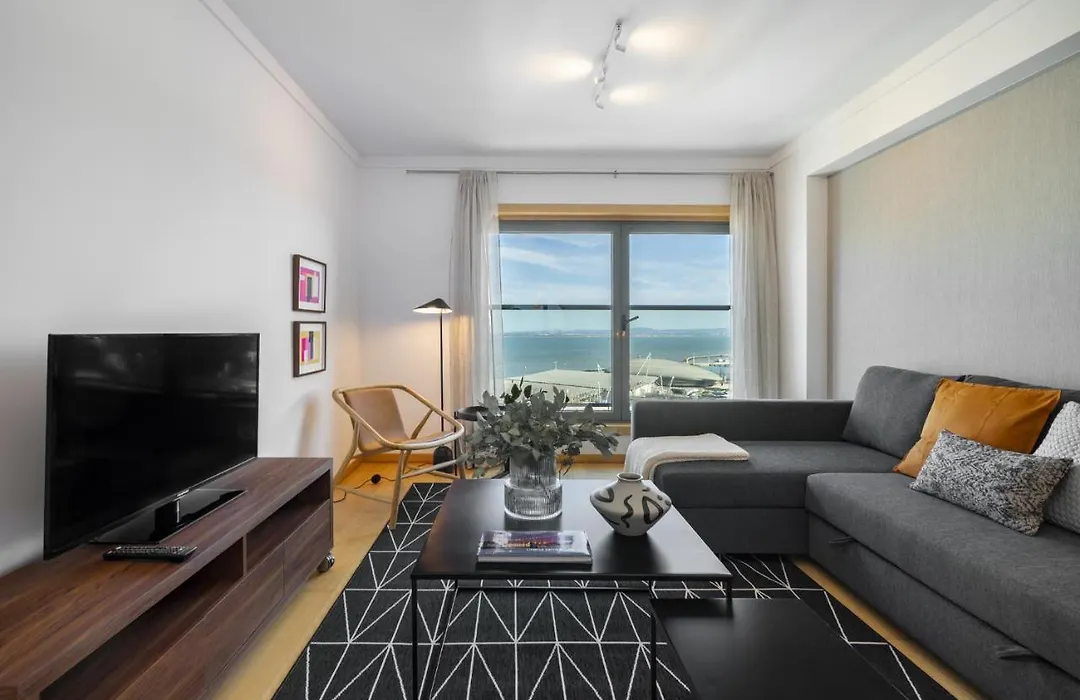 Whome Panoramic View With Elevator, Ac, Garage Perfect For Families & Business Travellers-1