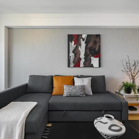 Whome Panoramic View With Elevator, Ac, Garage Perfect For Families & Business Travellers-2